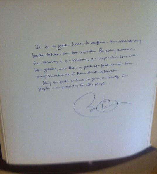 Obama guest book note (2)