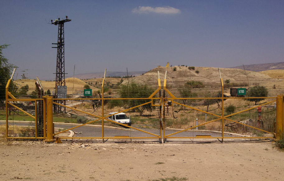(Kibbutz Kesher, Israel, Jordan border gate)