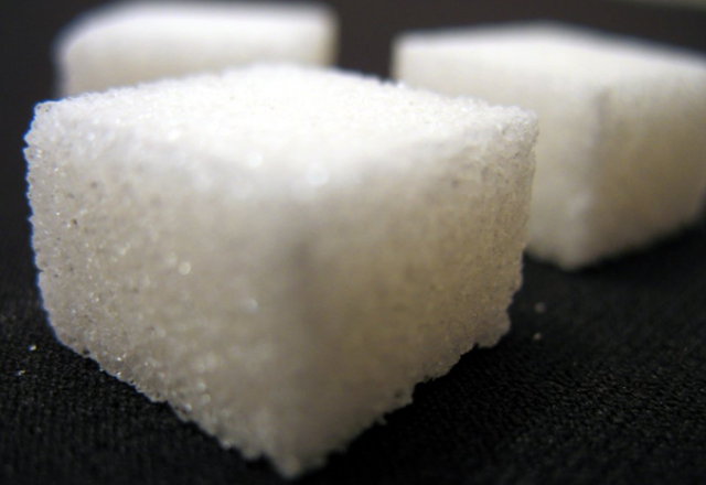 https://commons.wikimedia.org/wiki/File:Sugar_cubes.jpg