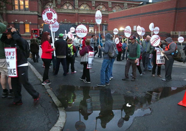 https://thenypost.files.wordpress.com/2016/10/161020-harvard-protests-feature.jpg?quality=90&strip=all&w=664&h=441&crop=1