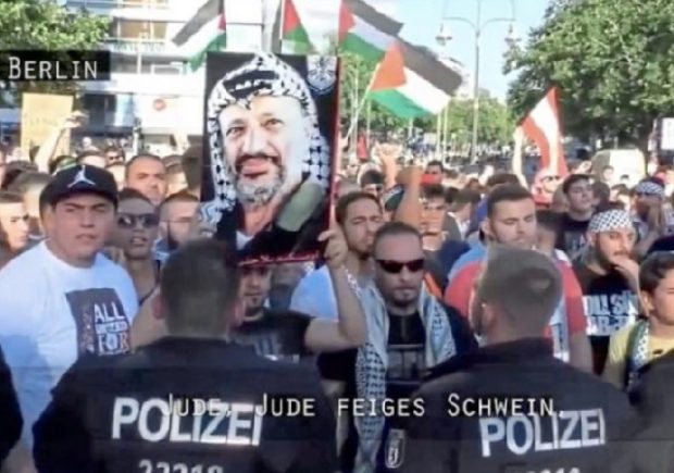 http://www.bild.de/politik/inland/bild/zeigt-die-doku-die-arte-nicht-zeigen-will-52155394.bild.html